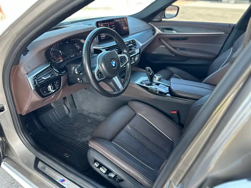 BMW 5 Series — фото 10