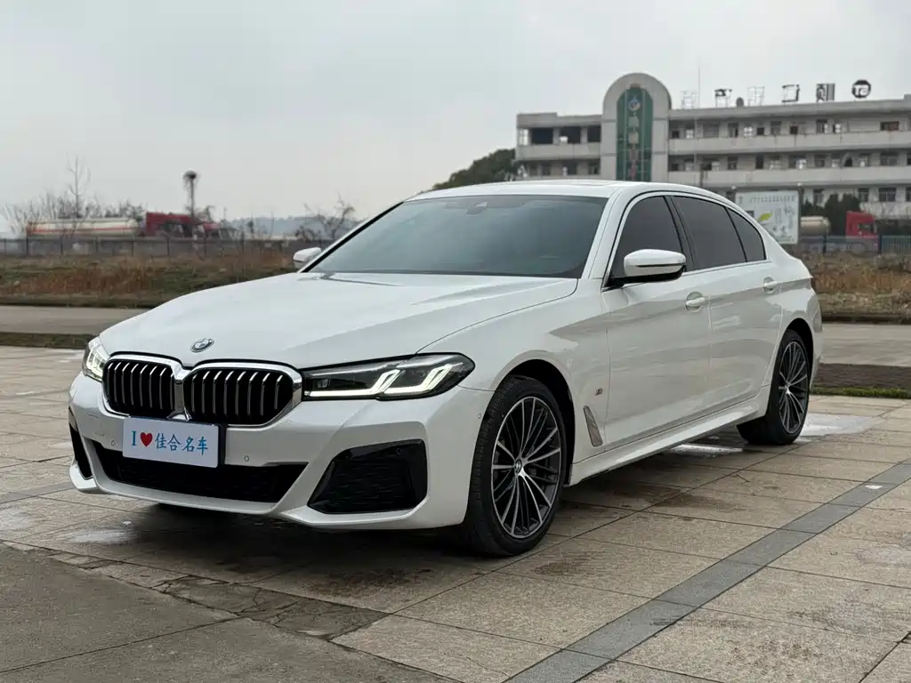BMW 5 Series — фото 2