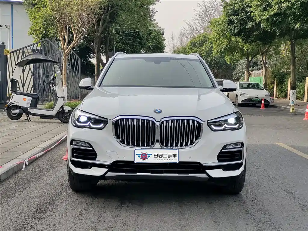 BMW X5 (Import) — фото 2