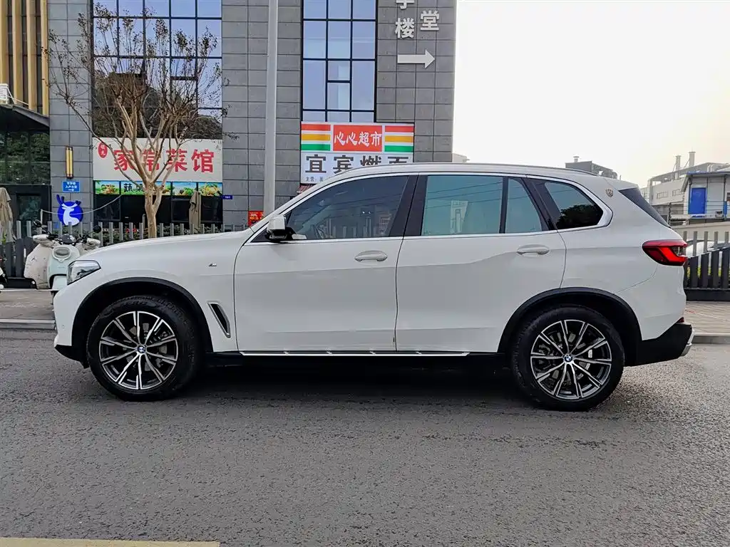 BMW X5 (Import) — фото 3