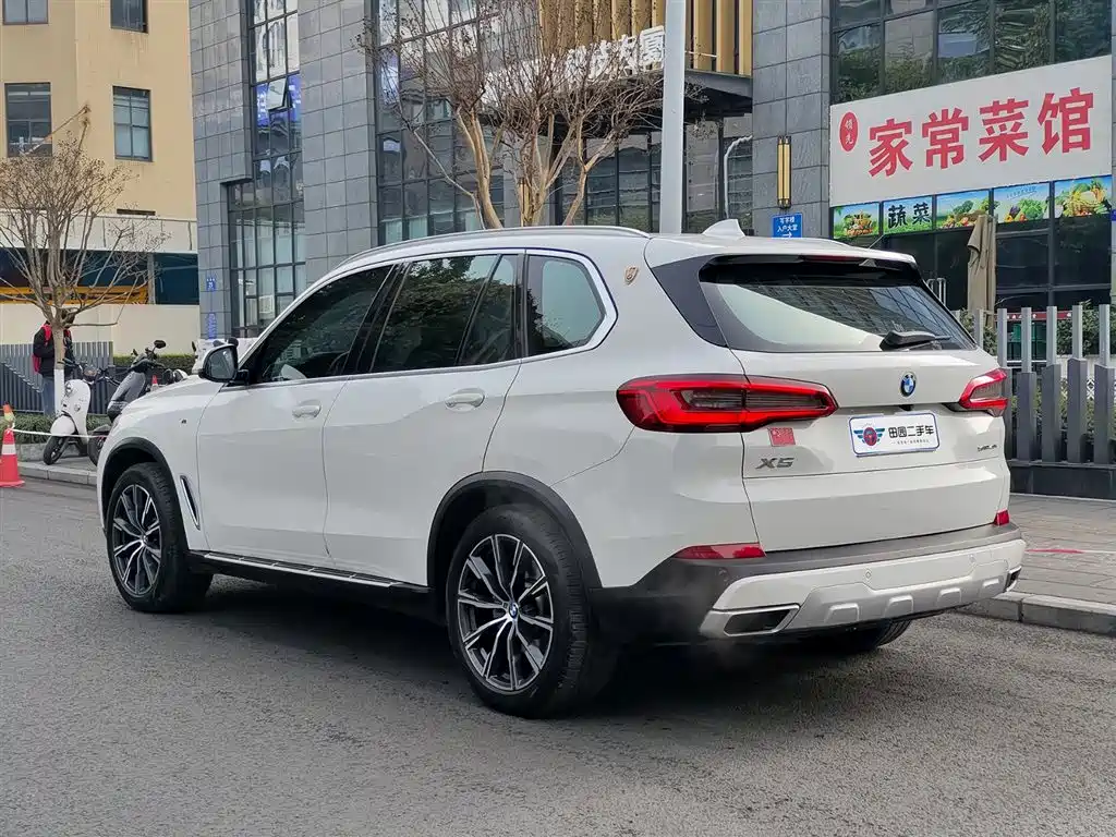 BMW X5 (Import) — фото 4
