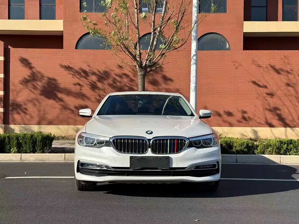 BMW 5 Series — фото 2