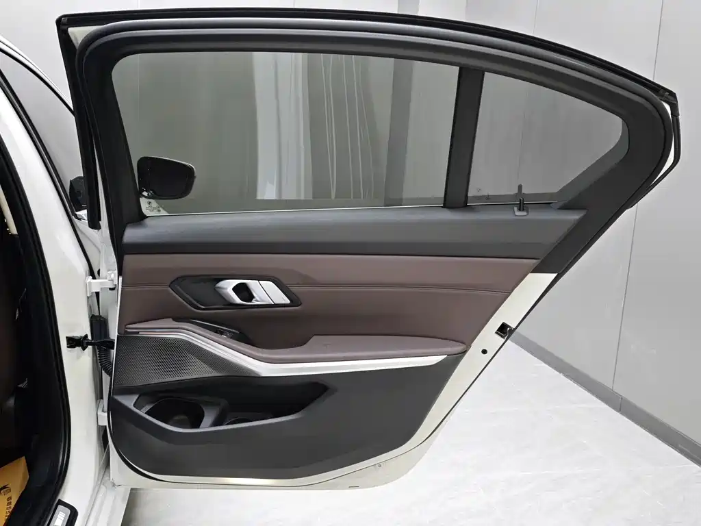 BMW 3 Series — фото 14