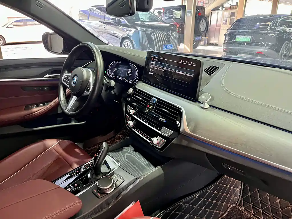 BMW 5 Series New Energy — фото 14