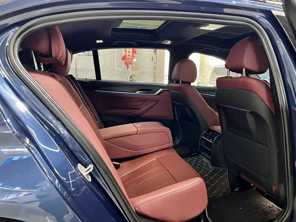 BMW 5 Series New Energy — фото 18