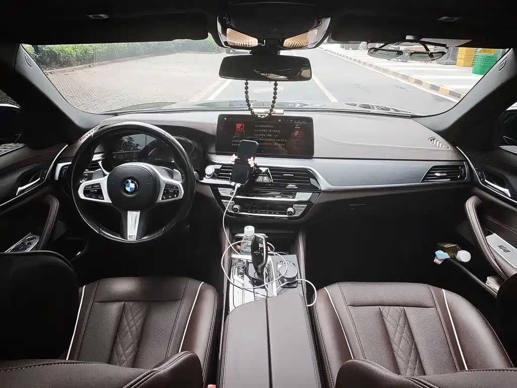 BMW 5 Series — фото 11