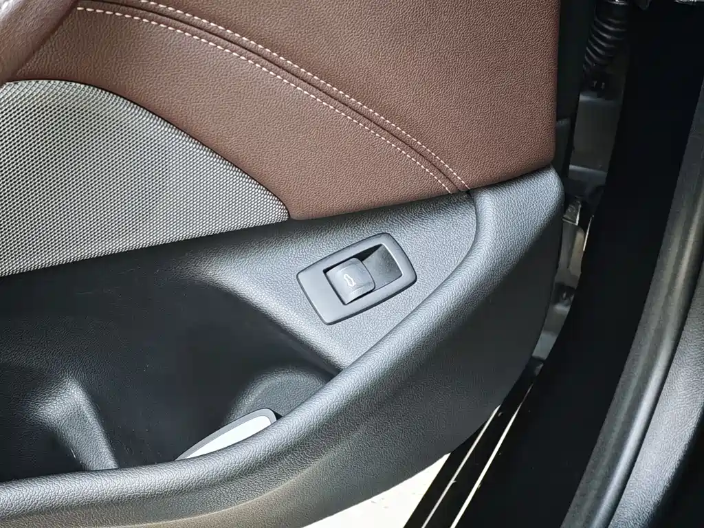 BMW 5 Series — фото 30
