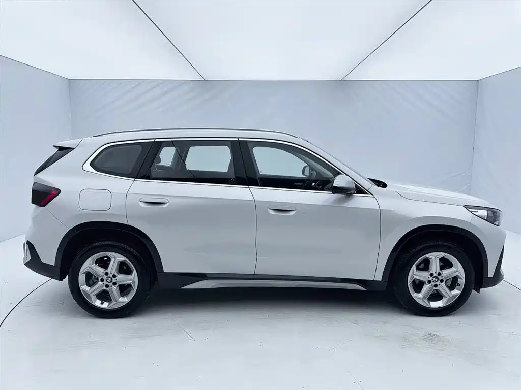 BMW X1 — фото 9