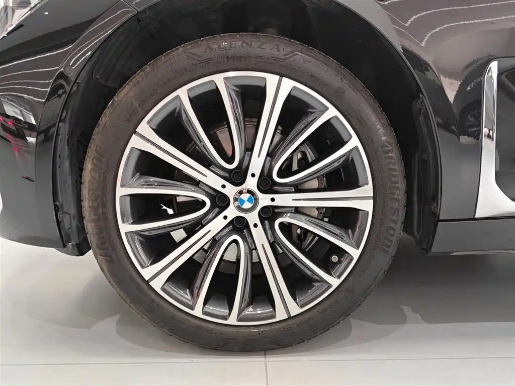 BMW 7 Series — фото 10