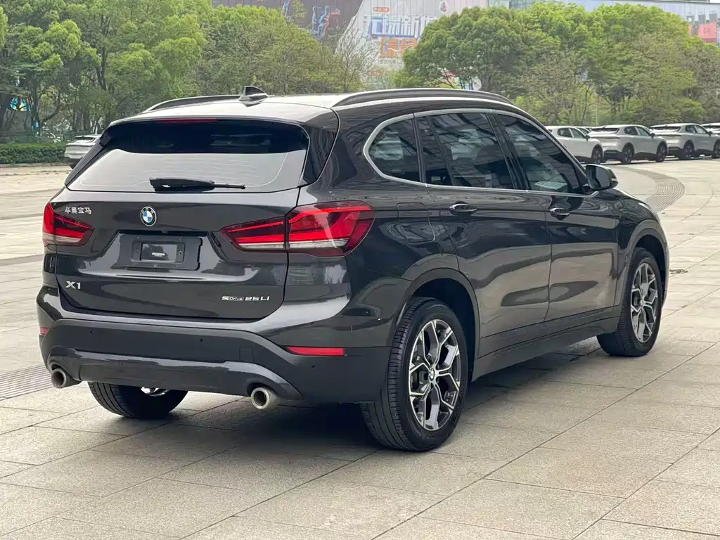 BMW X1 — фото 4