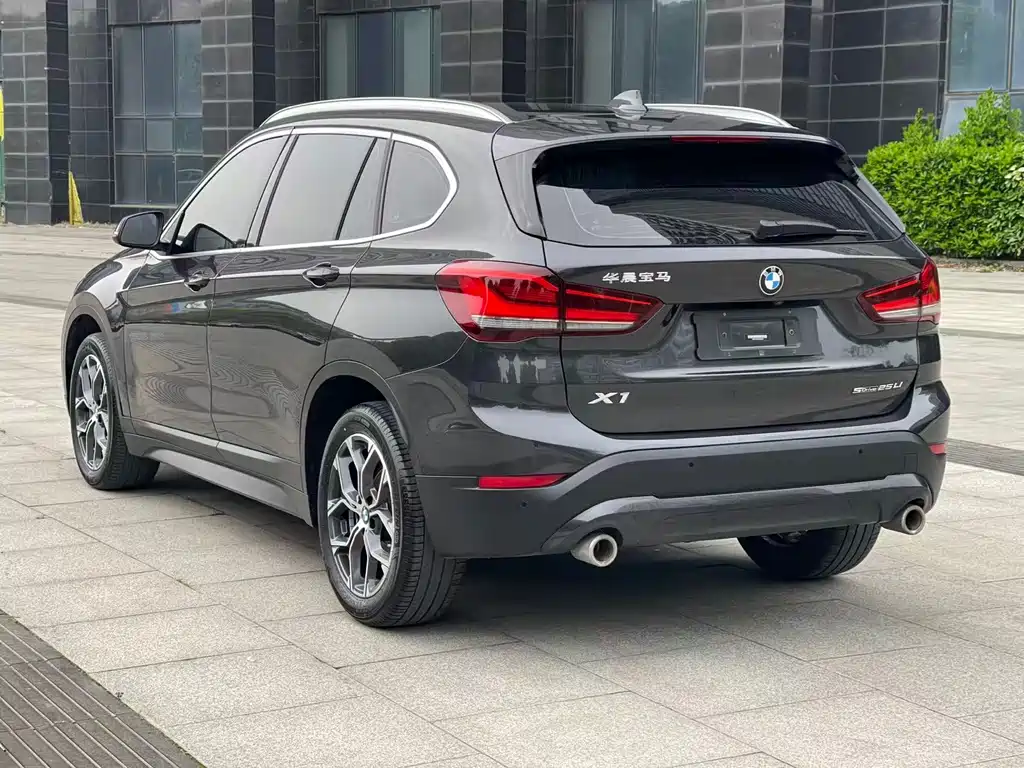 BMW X1 — фото 6