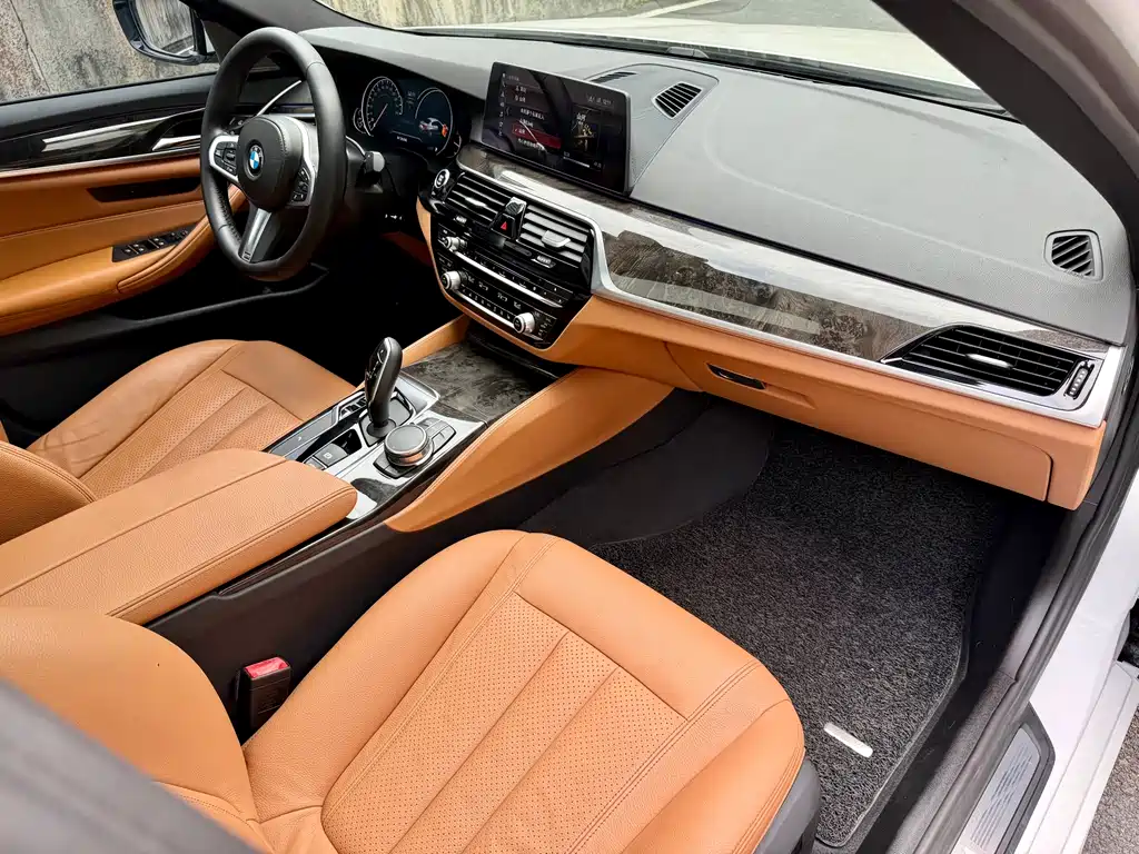 BMW 5 Series — фото 22