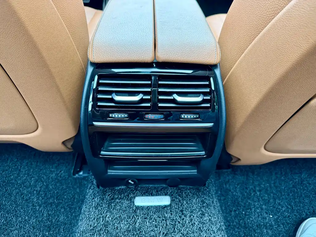 BMW 5 Series — фото 24