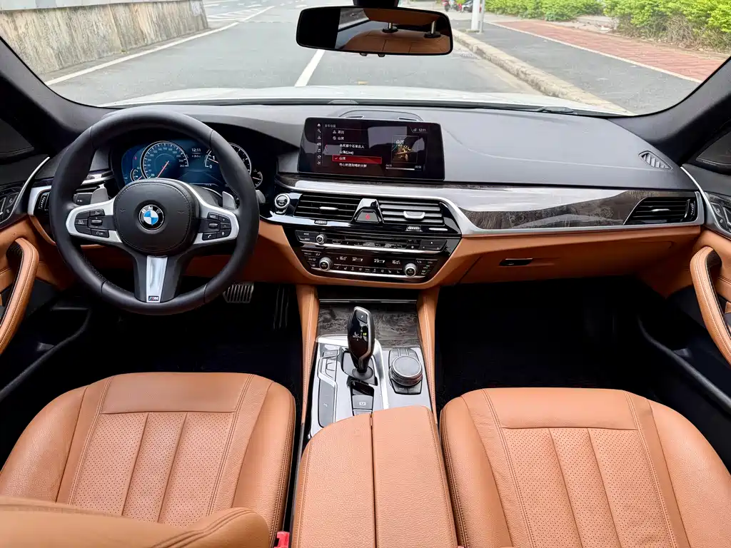 BMW 5 Series — фото 25