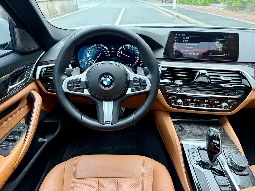 BMW 5 Series — фото 28