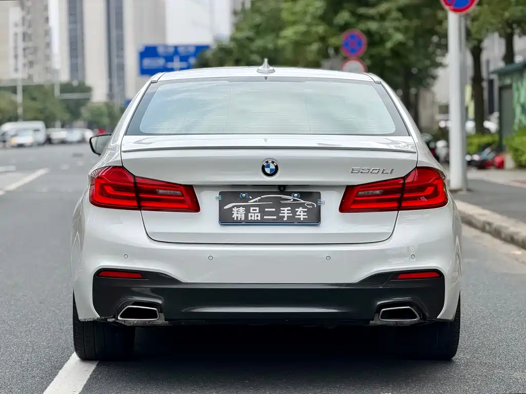 BMW 5 Series — фото 4