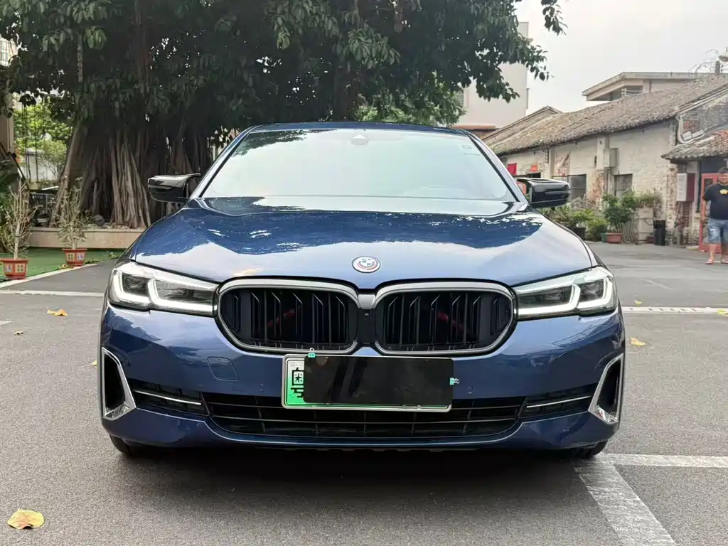 BMW 5 Series New Energy — фото 2