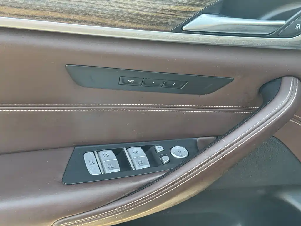 BMW 5 Series New Energy — фото 8