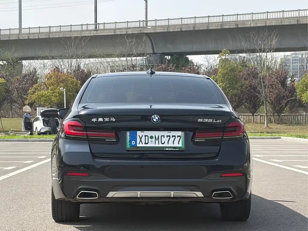 BMW 5 Series New Energy — фото 3