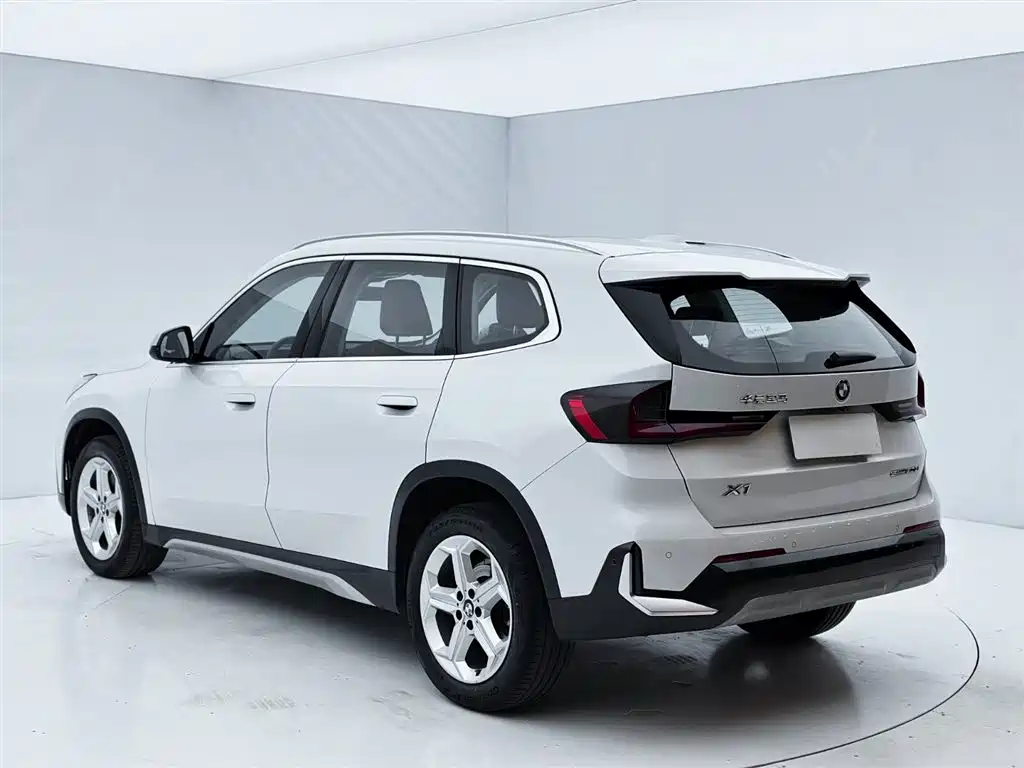 BMW X1 — фото 4
