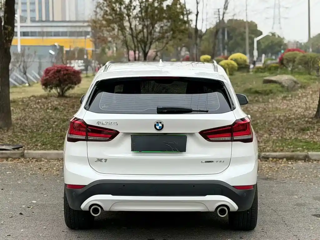 BMW X1 — фото 8