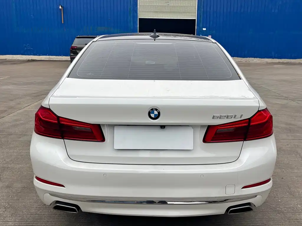 BMW 5 Series — фото 4