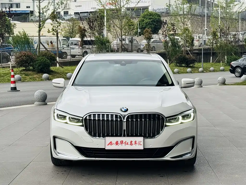 BMW 7 Series — фото 2