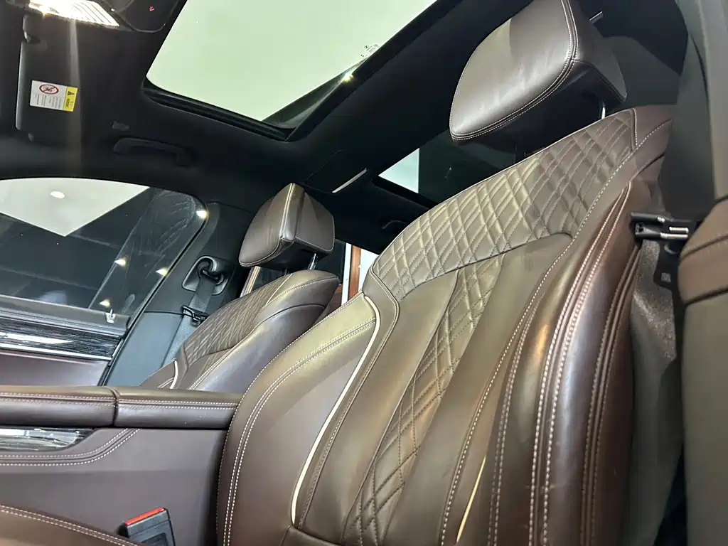 BMW 7 Series — фото 10