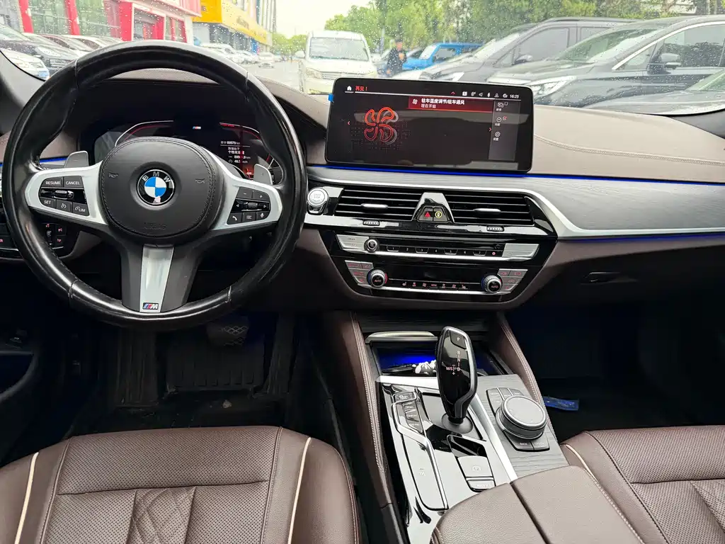 BMW 5 Series — фото 4