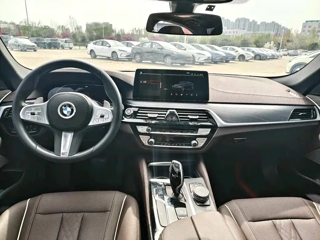 BMW 5 Series — фото 5