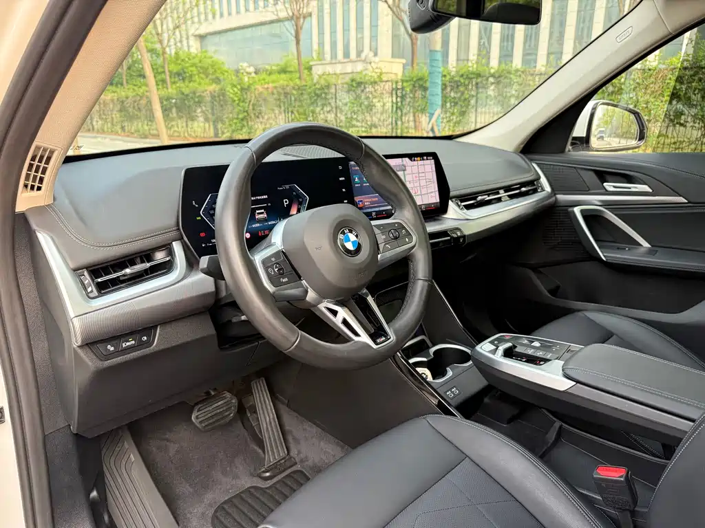 BMW X1 — фото 10