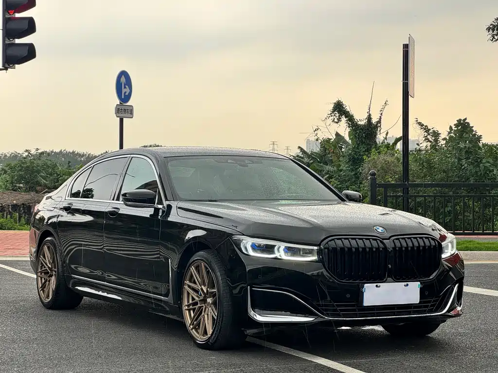 BMW 7 Series — фото 3