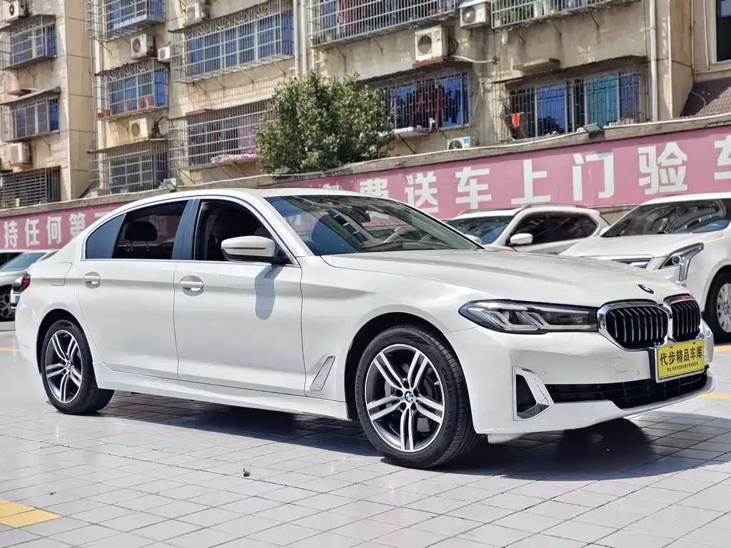 BMW 5 Series — фото 3