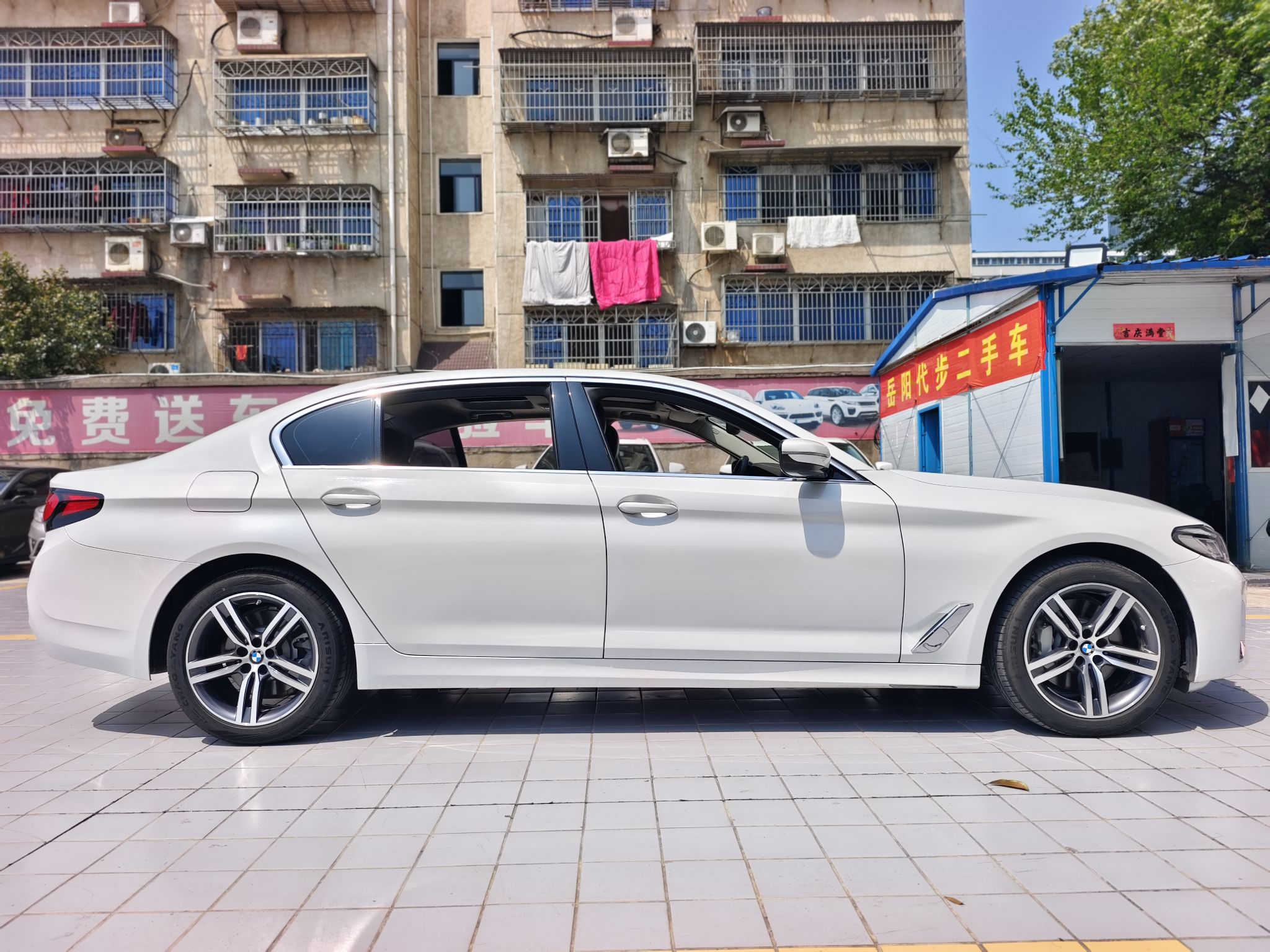BMW 5 Series — фото 4