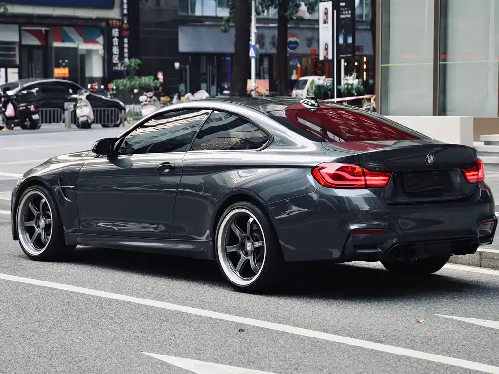 BMW M4 — фото 3