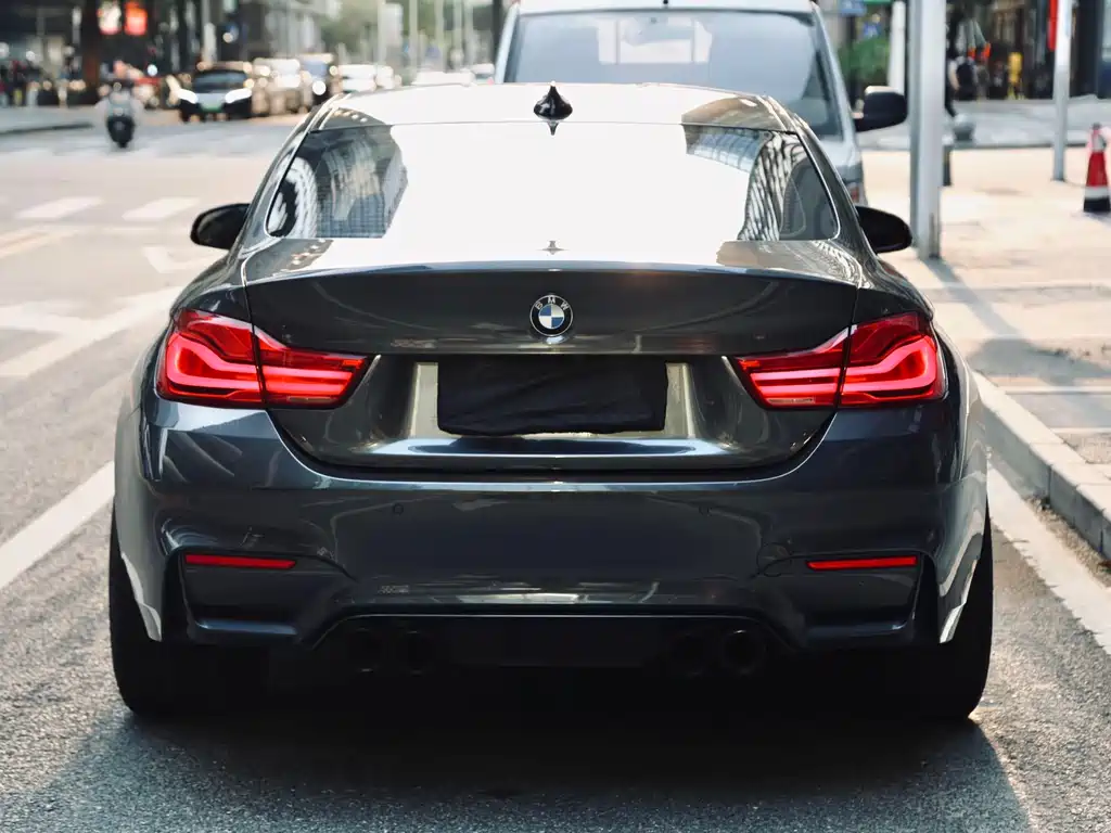 BMW M4 — фото 4