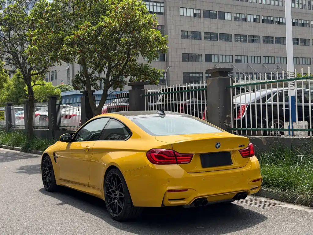 BMW M4 — фото 4