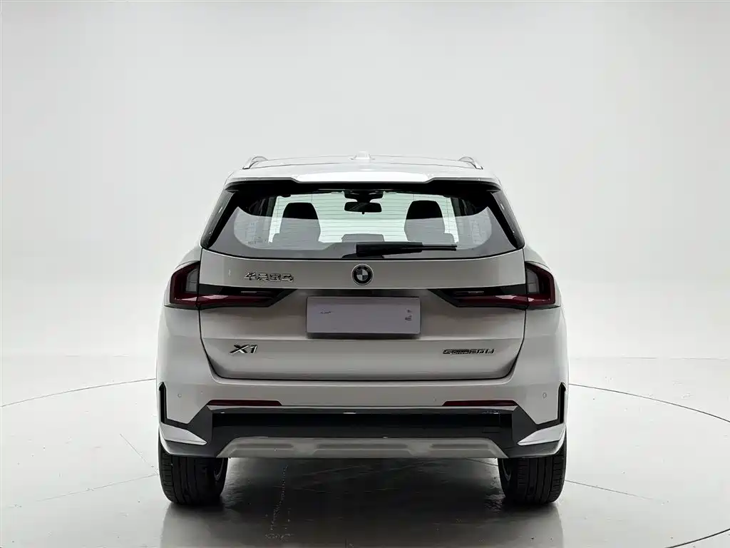 BMW X1 — фото 5
