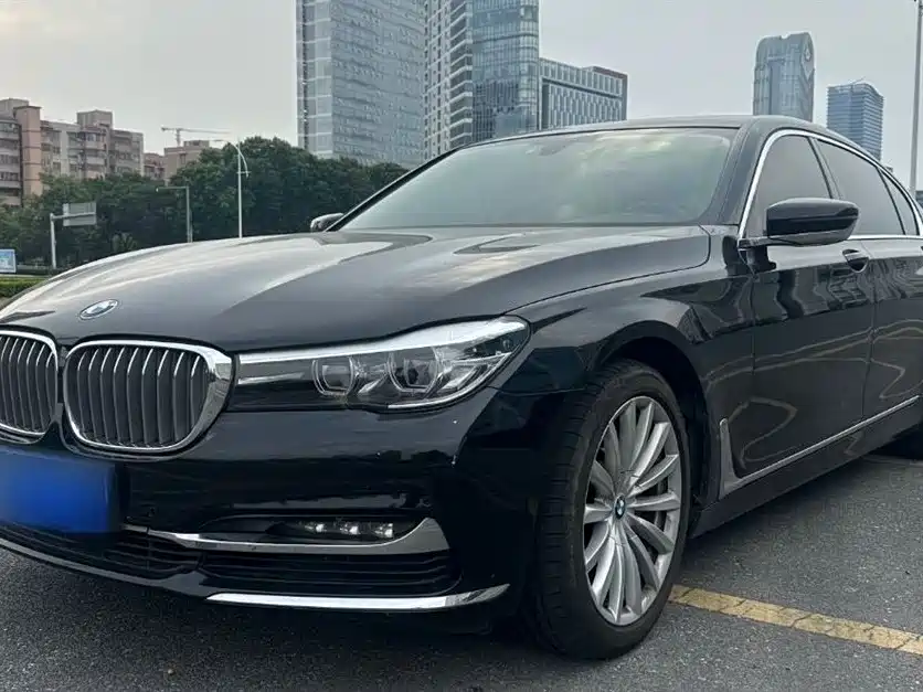 BMW 7 Series — фото 2