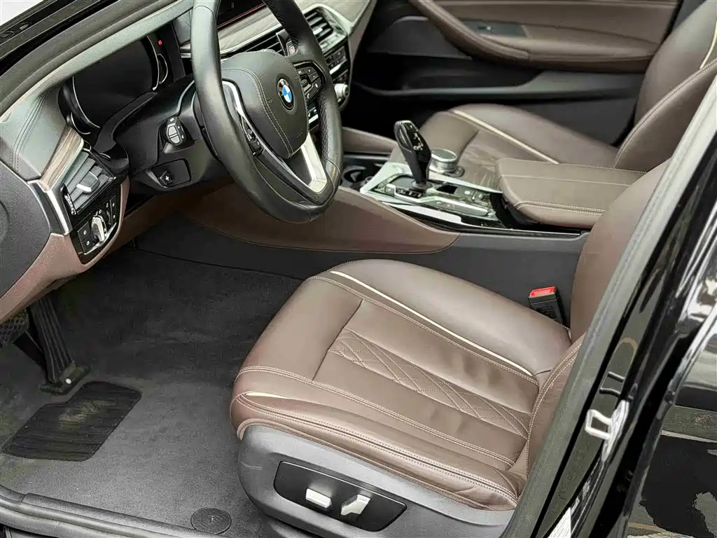 BMW 5 Series — фото 4