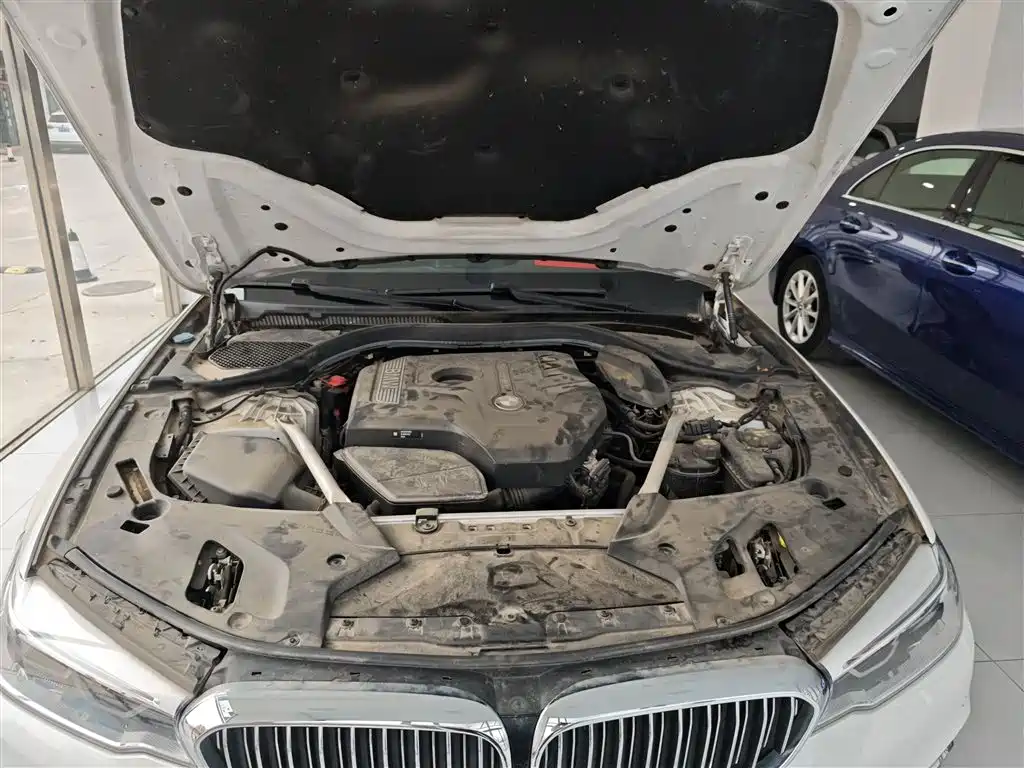 BMW 5 Series — фото 10