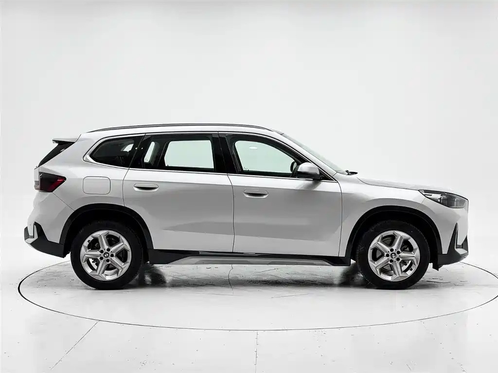 BMW X1 — фото 9