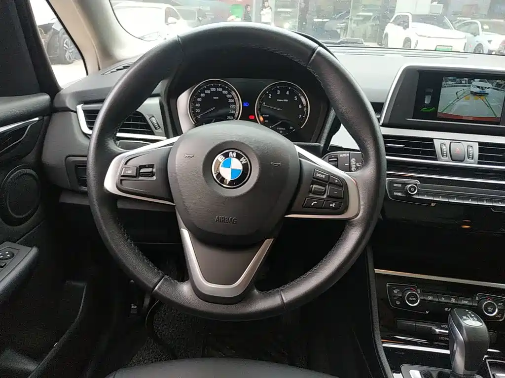 BMW 2 Series Active Tourer — фото 3