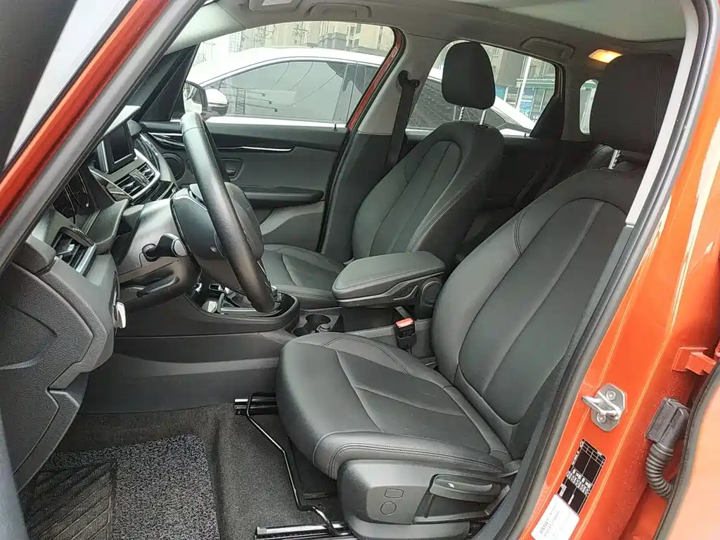 BMW 2 Series Active Tourer — фото 8