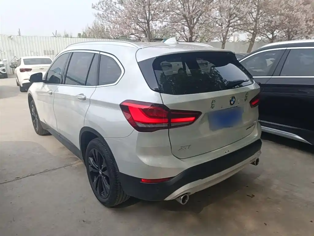 BMW X1 — фото 23