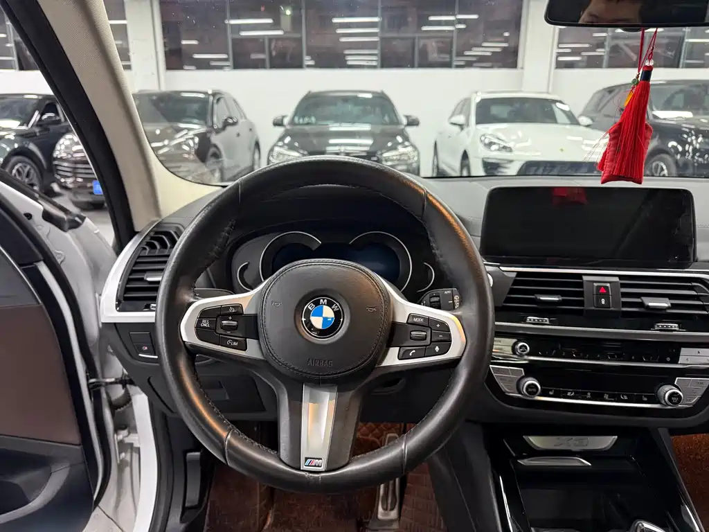 BMW X3 — фото 10