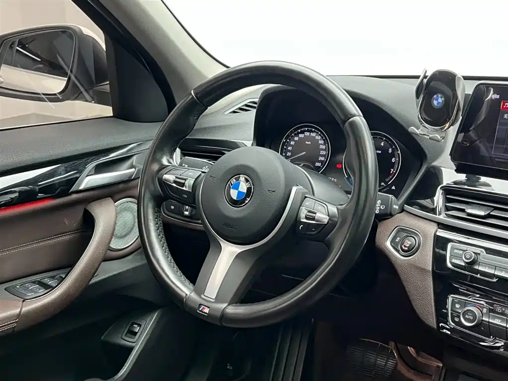 BMW X1 — фото 22