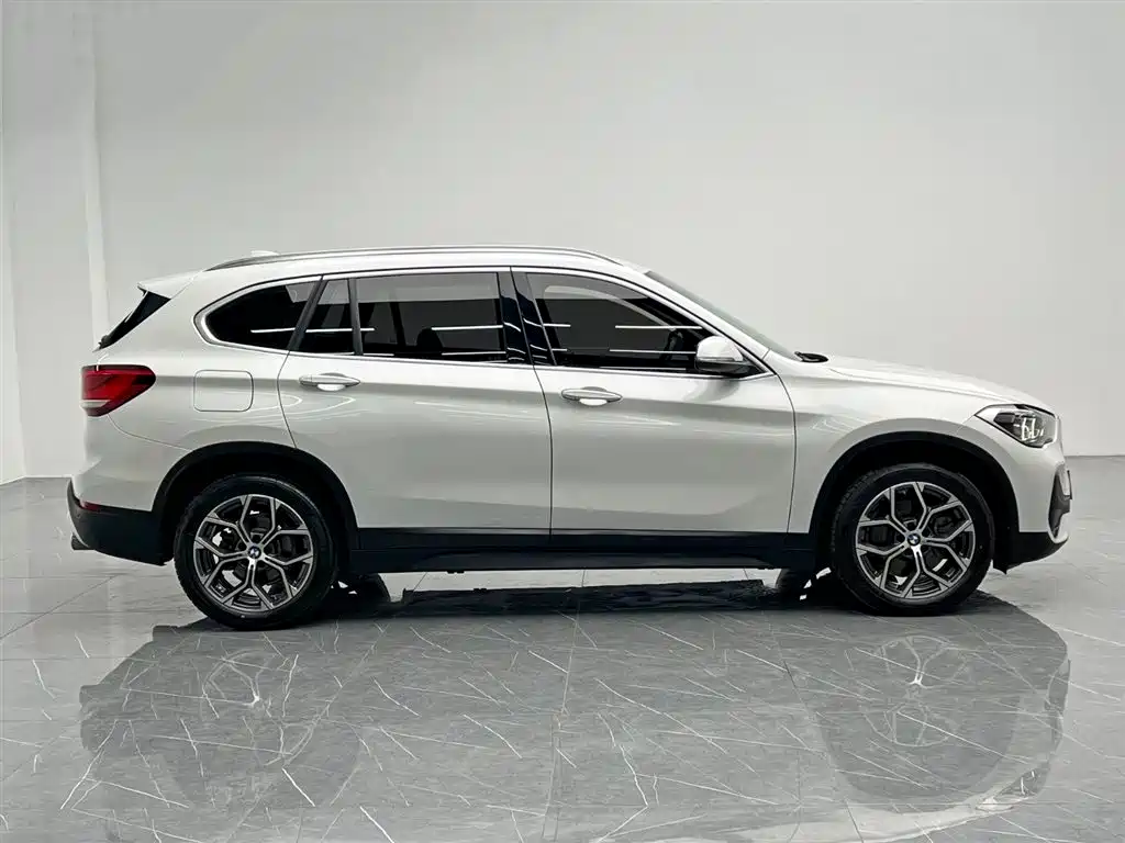 BMW X1 — фото 7