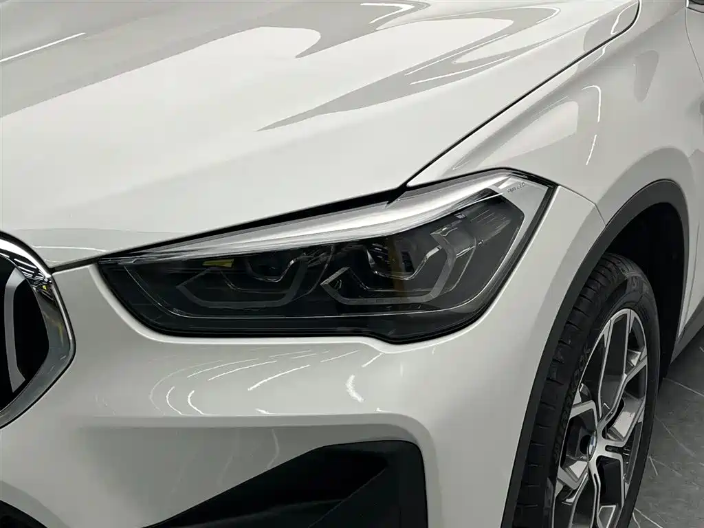 BMW X1 — фото 9