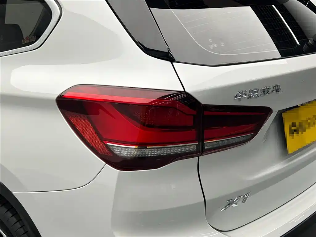 BMW X1 — фото 10